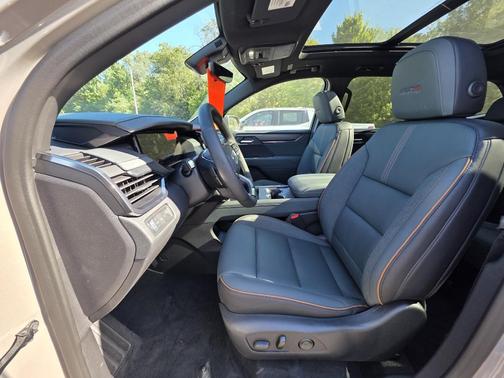 2026 GMC Acadia AWD AT4