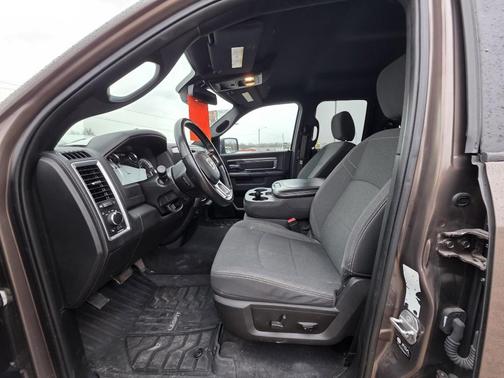 2021 RAM 1500 Classic Warlock Quad Cab 4x4 6'4' Box