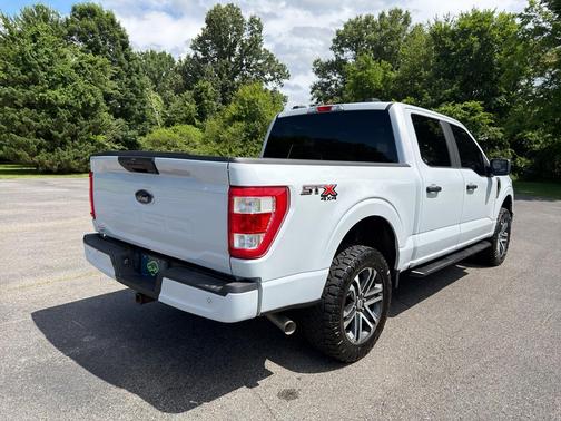 Space White Metallic 2022 Ford F-150 XL