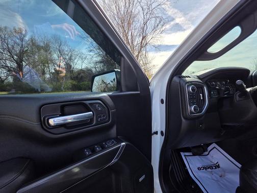 2022 GMC Sierra 1500 AT4