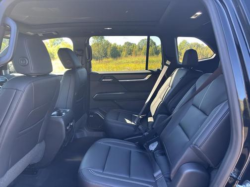 2026 GMC Acadia FWD Elevation