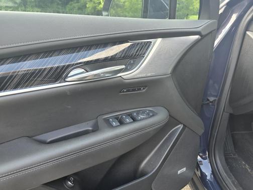 2025 Cadillac XT6 Premium Luxury FWD