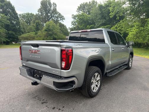 Sterling Metallic 2024 GMC Sierra 1500 SLE