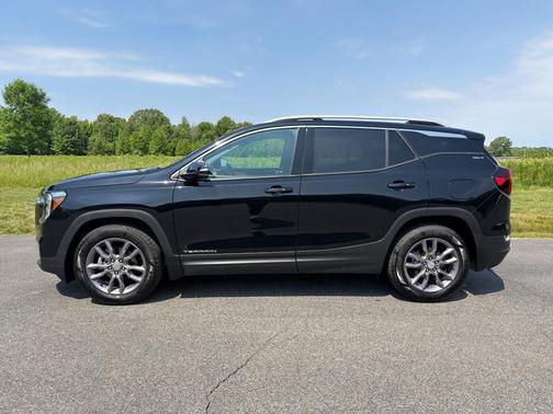 Ebony Twilight Metallic 2023 GMC Terrain SLT