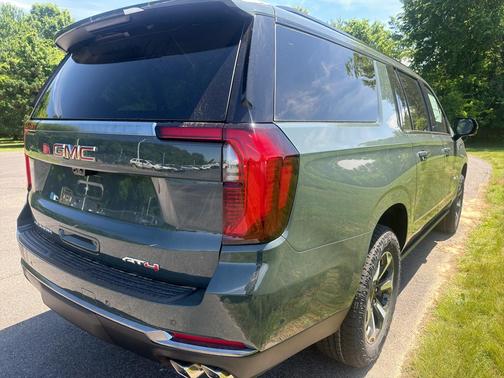 Midnight Pine 2026 GMC Yukon XL 4WD AT4