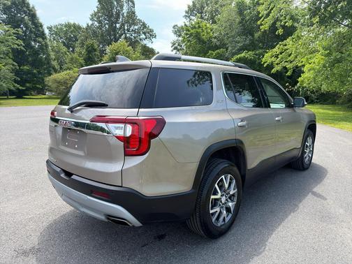 Light Stone Metallic 2023 GMC Acadia FWD SLT