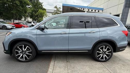 2022 Honda Pilot Touring 8-Passenger