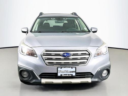 Ice Silver Metallic 2017 Subaru Outback 2.5i Premium