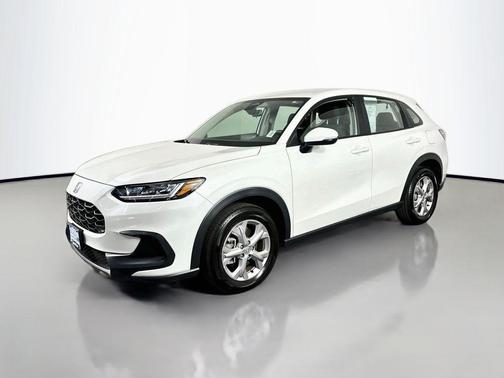Platinum White Pearl 2025 Honda HR-V LX