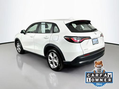 Platinum White Pearl 2025 Honda HR-V LX