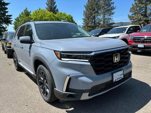 2025 Honda Pilot Touring 8-Passenger