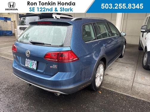 2017 Volkswagen Golf Alltrack TSI S