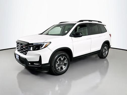 Platinum White Pearl 2023 Honda Passport AWD TrailSport