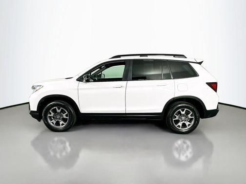 Platinum White Pearl 2023 Honda Passport AWD TrailSport