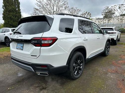 2025 Honda Pilot Touring 8-Passenger