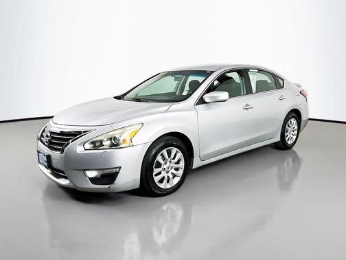 Brilliant Silver Metallic 2014 Nissan Altima 2.5 S