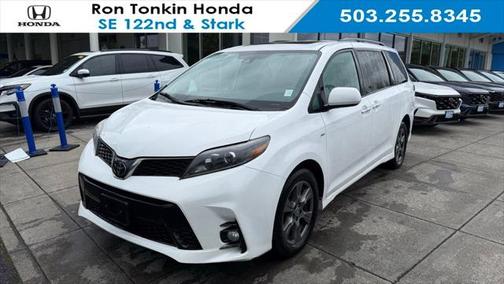 2020 Toyota Sienna SE