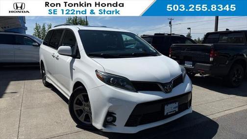 2020 Toyota Sienna SE