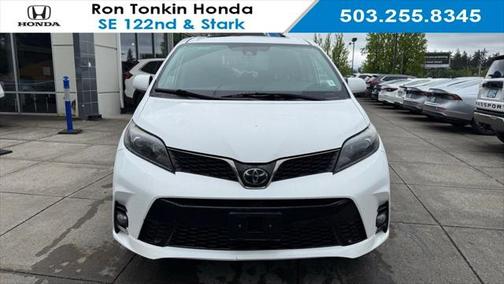 2020 Toyota Sienna SE