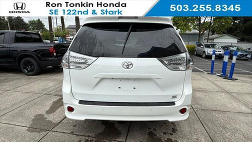 2020 Toyota Sienna SE