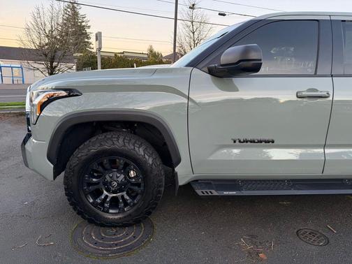 2022 Toyota Tundra SR5