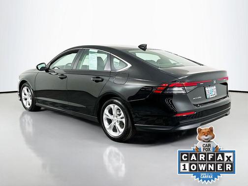 Crystal Black Pearl 2023 Honda Accord LX 1.5T