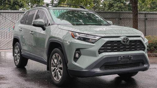 2022 Toyota RAV4 XLE Premium