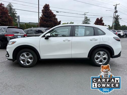 Platinum White Pearl 2025 Honda HR-V LX