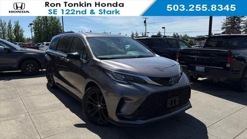 2022 Toyota Sienna XSE 7 Passenger