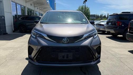 2022 Toyota Sienna XSE 7 Passenger