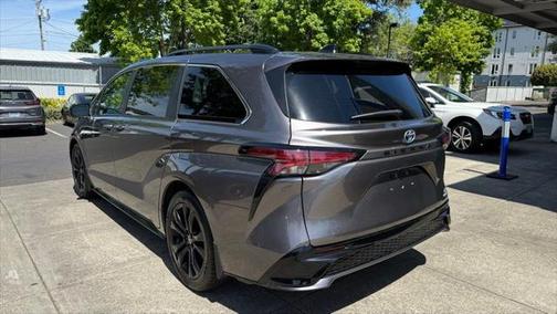 2022 Toyota Sienna XSE 7 Passenger