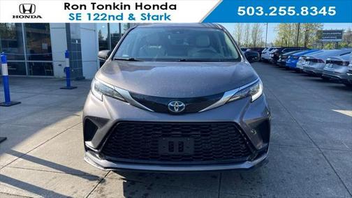 2022 Toyota Sienna XSE 7 Passenger
