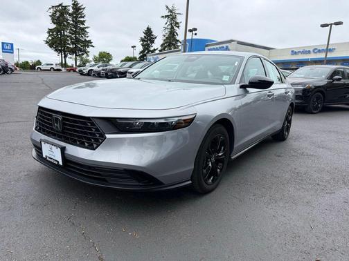Solar Silver Metallic 2025 Honda Accord SE