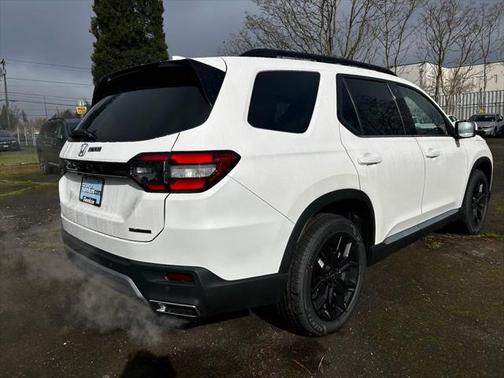 2025 Honda Pilot Touring 8-Passenger