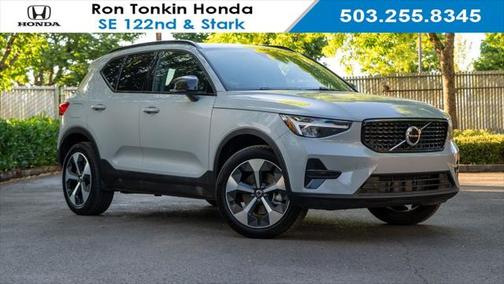 2024 Volvo XC40 B5 Core Bright Theme