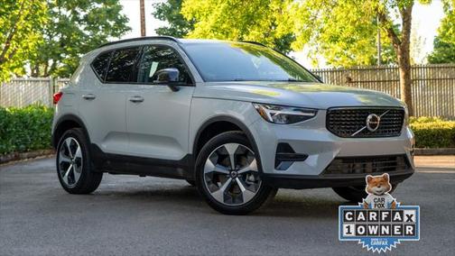 2024 Volvo XC40 B5 Core Bright Theme