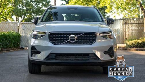 2024 Volvo XC40 B5 Core Bright Theme