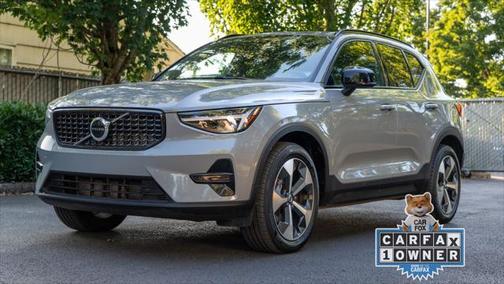 2024 Volvo XC40 B5 Core Bright Theme