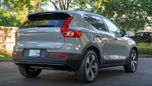 2024 Volvo XC40 B5 Core Bright Theme