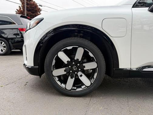 White 2024 Honda Prologue Elite