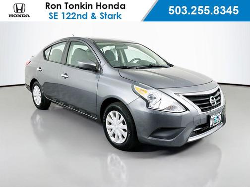 Gun Metallic 2018 Nissan Versa 1.6 SV