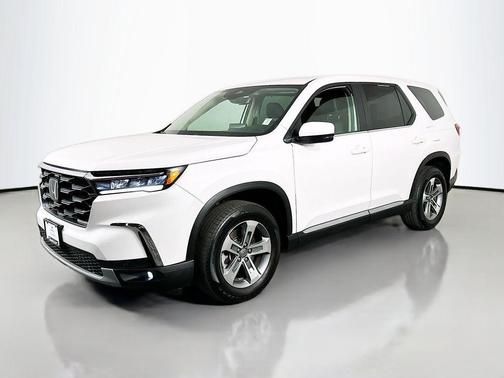 White 2023 Honda Pilot AWD EX-L 8 Passenger