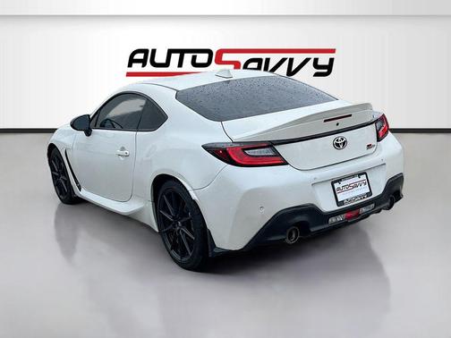 Halo 2025 Toyota GR86 Premium