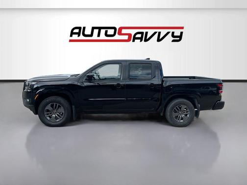 Super Black 2025 Nissan Frontier SV