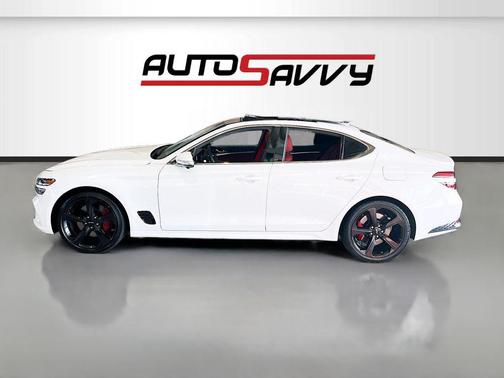 Uyuni White 2026 Genesis G70 3.3T RWD Sport Prestige