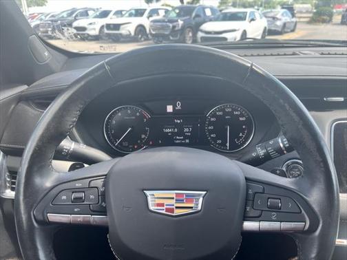 2021 Cadillac XT4 Premium Luxury