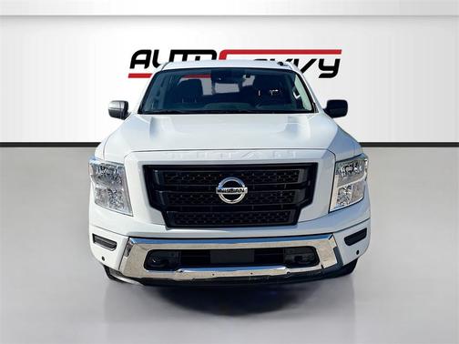 2021 Nissan Titan SV
