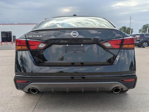 Photo 4 of 28 of 2021 Nissan Altima 2.5 SR
