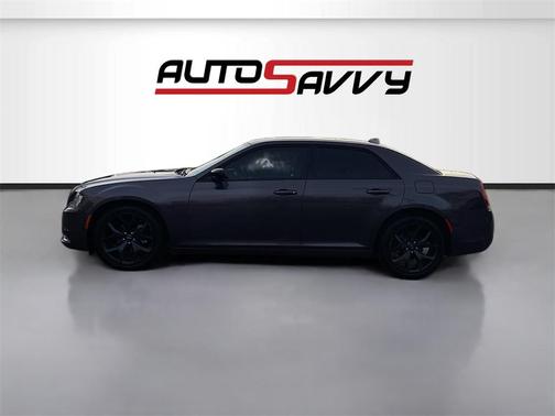 2021 Chrysler 300 Touring