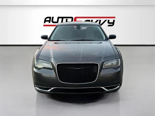2021 Chrysler 300 Touring